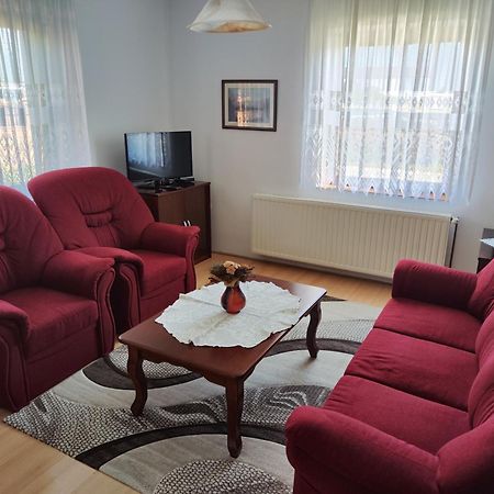 Vila Josipa Vukovar Luaran gambar