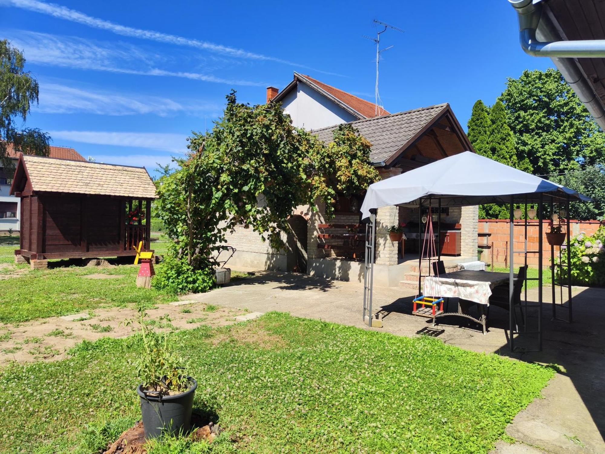 Vila Josipa Vukovar Luaran gambar